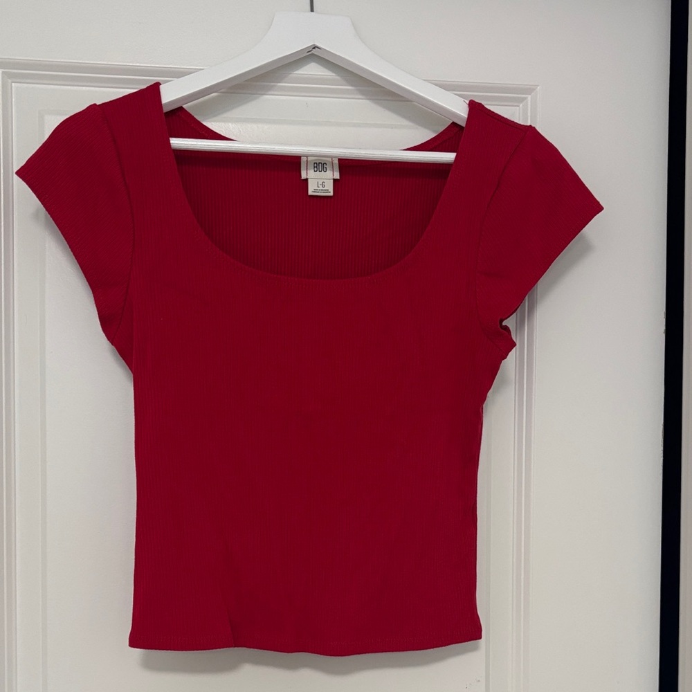 UO Scarlet Ribbed Crop Top